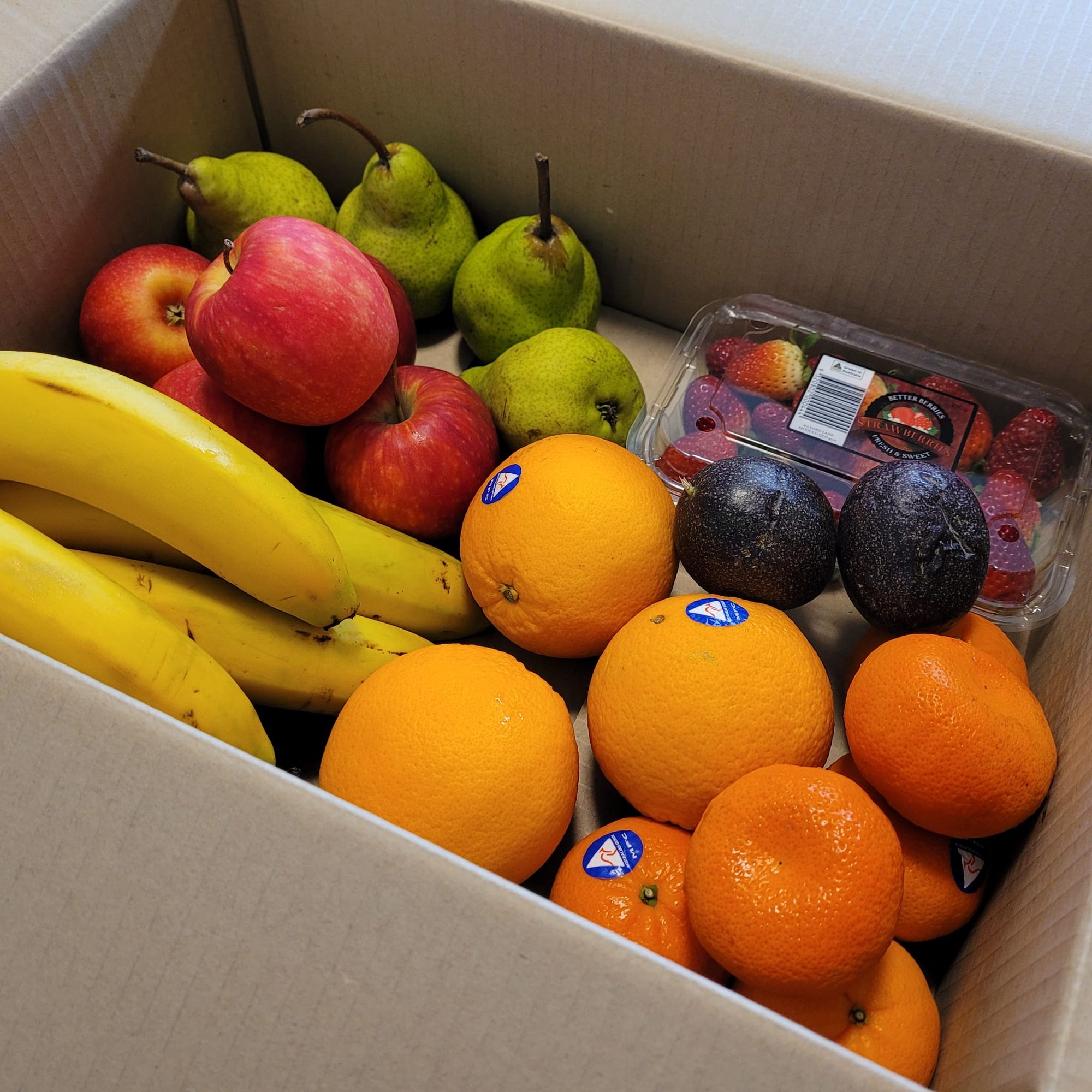 Seasonal Fruit Box Medium